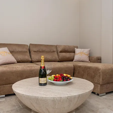 아파트 Aria Luxury